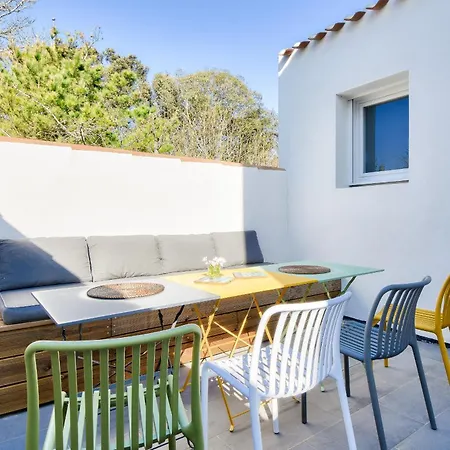 Belle Maison Pour 8 - 250m De La - Terrasse * La Guérinière