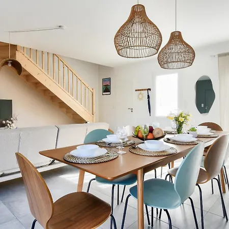 Belle Maison Pour 8 - 250m De La - Terrasse *