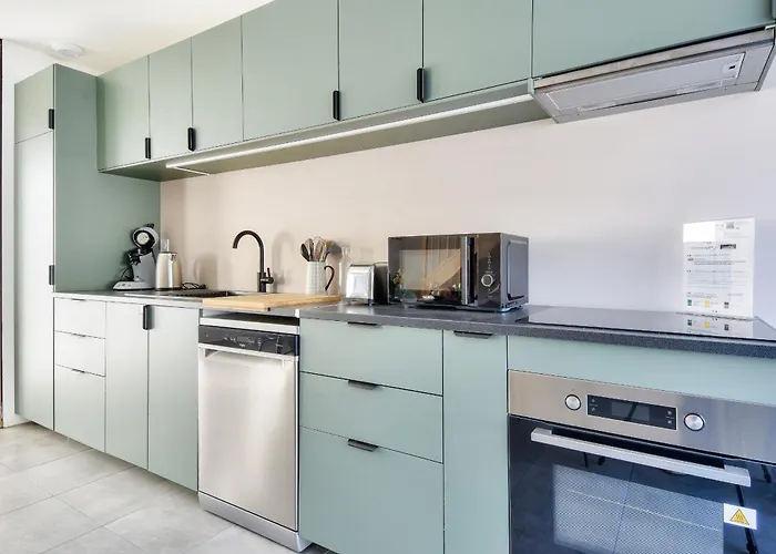 Belle Maison Pour 8 - 350m De La - Terrasse Hébergement de vacances *