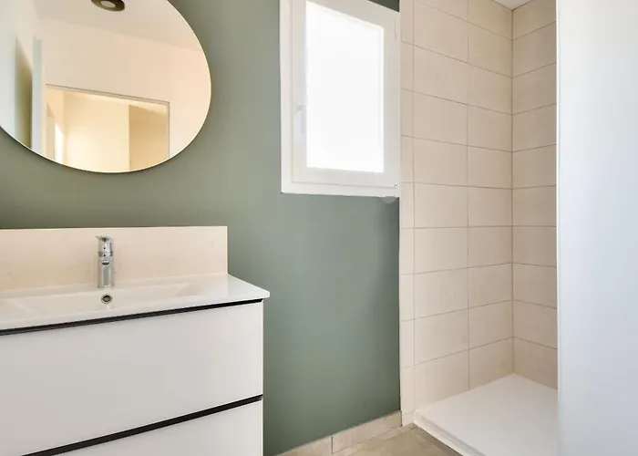 Belle Maison Pour 8 - 350m De La - Terrasse Hébergement de vacances