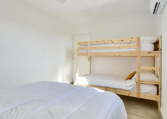 Belle Maison Pour 8 - 350m De La - Terrasse *