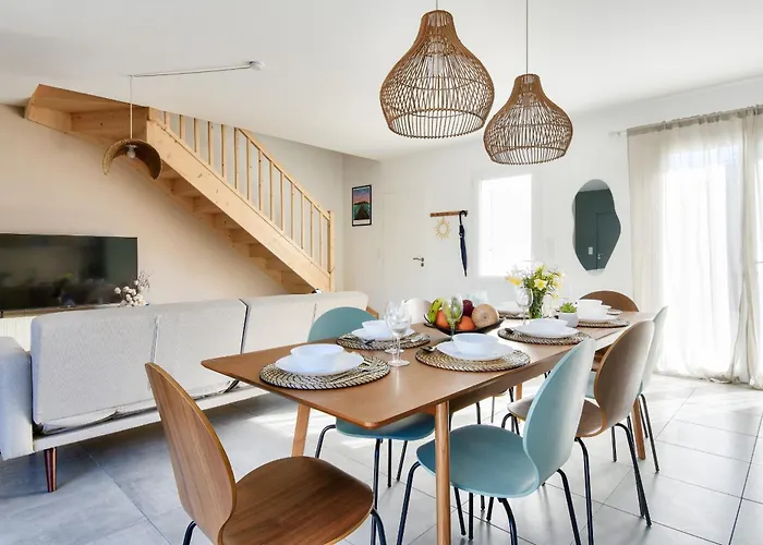 Belle Maison Pour 8 - 350m De La - Terrasse *